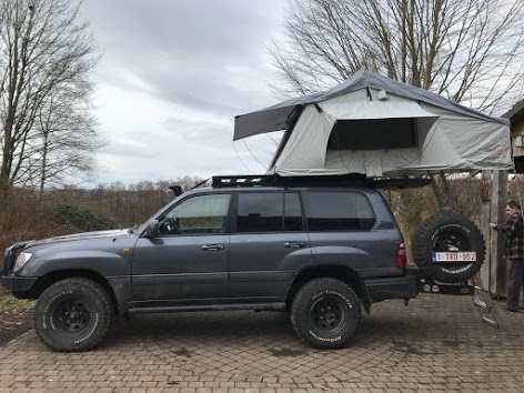 Land Cruiser met tent